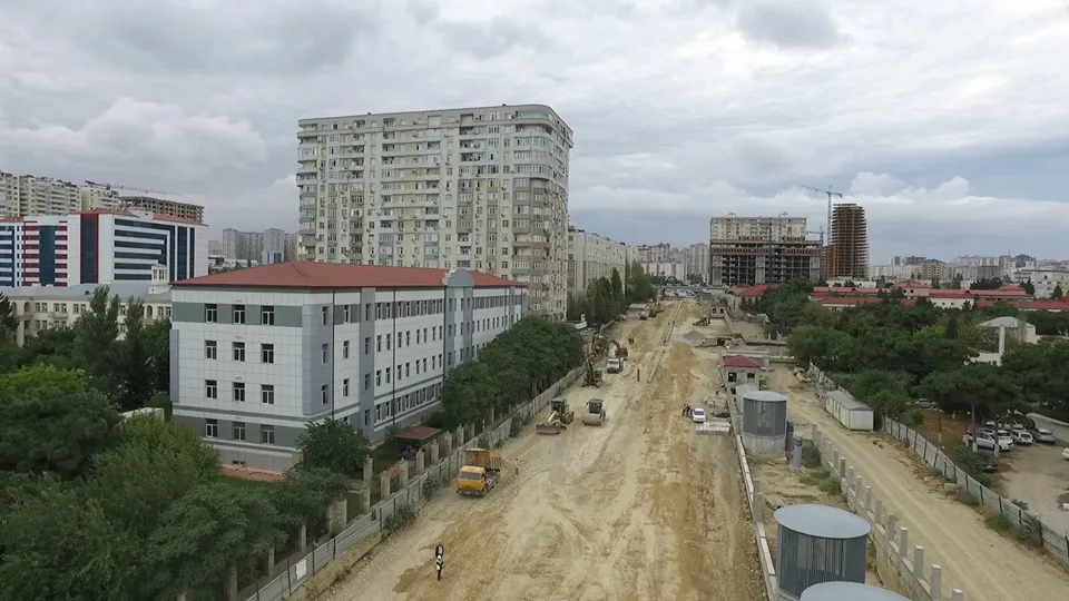 Bakıda 7 ildir bağlı olan yol - İSTİFADƏYƏ VERİLDİ - FOTOLAR