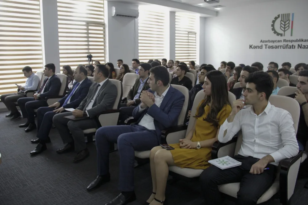 Rəqəmsal trendləri özündə birləşdirən “AQRO SMM” layihəsinə start verildi