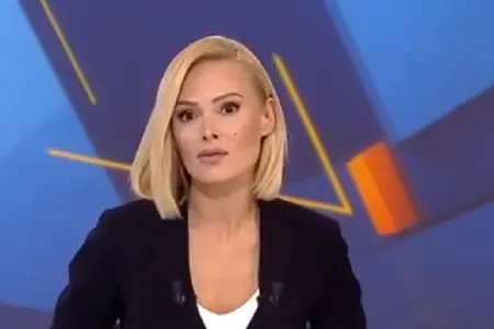 Canlı yayımda zəlzələ oldu - XƏBƏR APARICISI HƏYƏCANLANDI - VİDEO