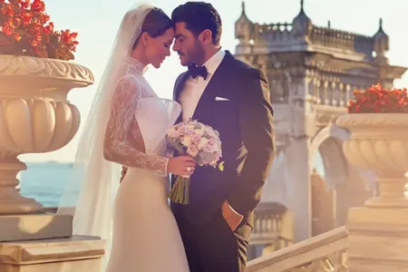 Ebru Şallı ailəsini dağıtdığı kişiyə ərə getdi
