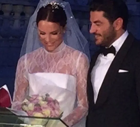 Ebru Şallı ailəsini dağıtdığı kişiyə ərə getdi