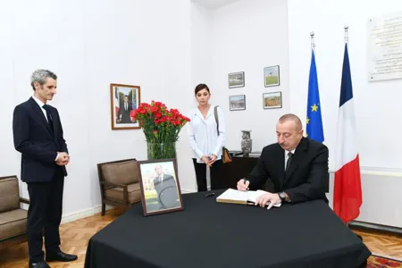 Prezident və xanımı Jak Şirakın vəfatı ilə əlaqədar - BAŞSAĞLIĞI VERDİ- YENİLƏNDİ