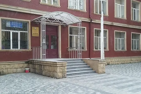 “Direktor intriqaları ilə valideynləri və müəllimləri sıxışdırır”- - 16 saylı Humanitar liseydə QALMAQAL