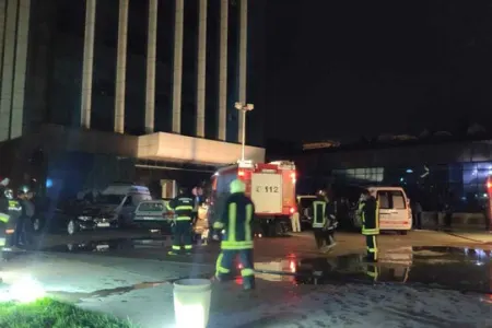 “İTV”nin binasındakı yanğın nəticəsində - əməkdaşları tüstüdən zəhərlənib - RƏSMİ