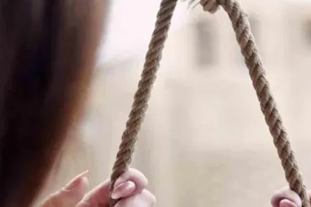 İsmayıllıda iki uşaq anası özünü asdı