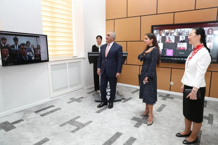 Leyla Əliyeva UNEC-də olub - -FOTOLAR