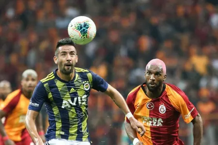 “Qalasataray” və “Fənərbaxça” derbisi bərabərliklə başa çatdı