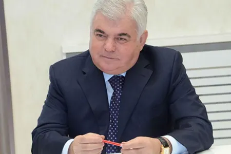 Ziya Məmmədovun yazdığı şeirlər üzə çıxdı: - ÖMÜR DƏ YOLDUR, YOLA VER, GETSİN...."