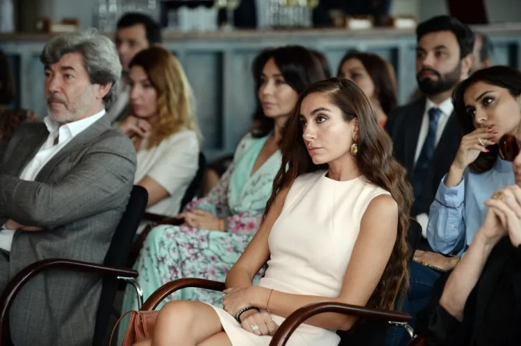 Leyla Əliyeva və Arzu Əliyeva - “Pəncərədən düşən işıq” sənədli filminin nümayişində olublar- Fotolar