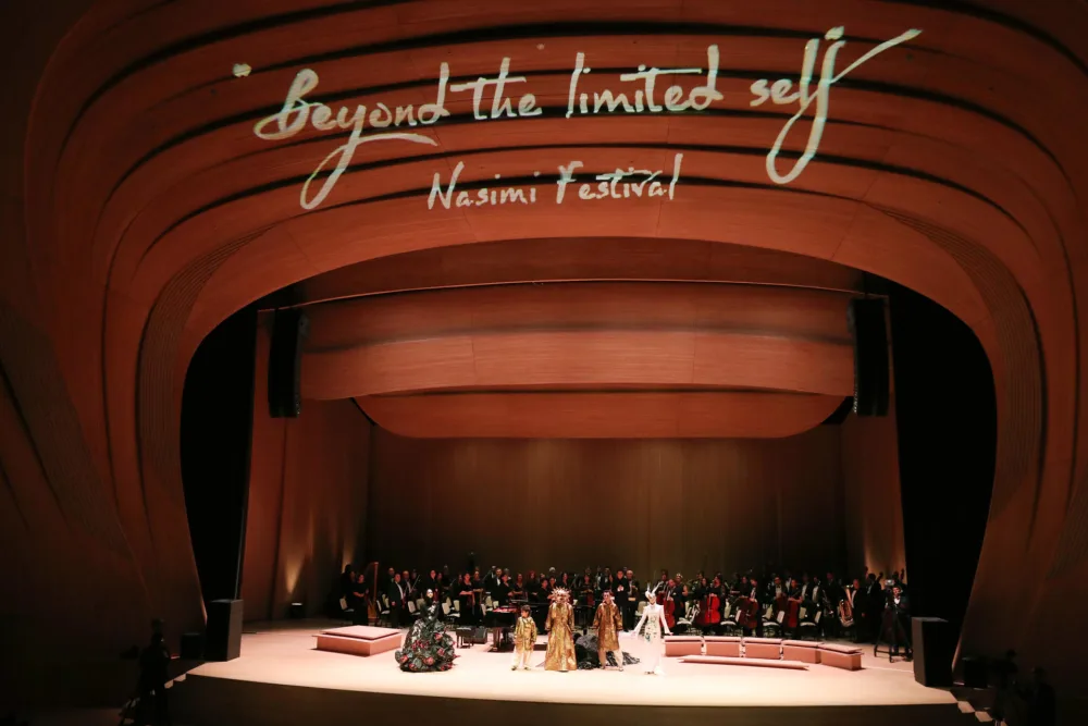 Mehriban Əliyeva və Leyla Əliyeva - Nəsimi Festivalının bağlanış qala-tamaşasında -FOTOLAR