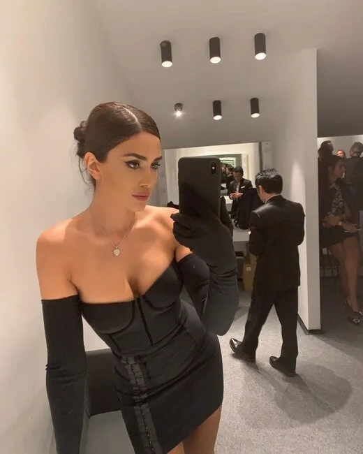 Pərvin Abıyeva - ELƏ ŞƏKİLLƏR ÇƏKDİRDİ Kİ... - FOTOLAR