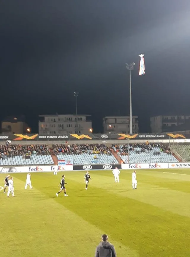 Son dəqiqə! Matçda Qarabağ separatçılarının "bayrağı” endirildi - Oyun dayandırıldı