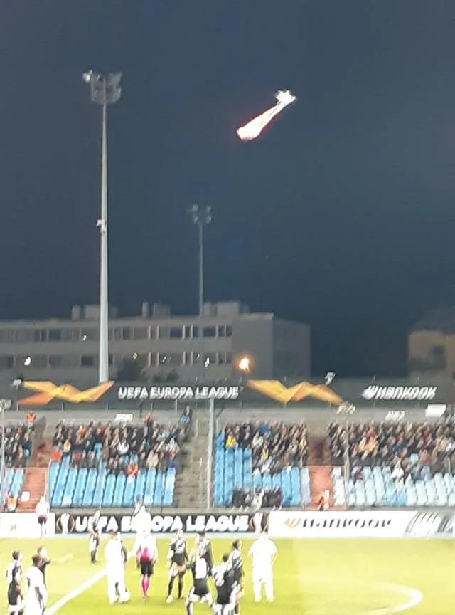 Son dəqiqə! Matçda Qarabağ separatçılarının "bayrağı” endirildi - Oyun dayandırıldı