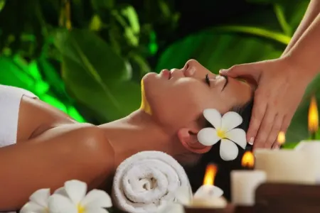 SPA sellülit, dəri ləkələrinin müalicəsi ilə yanaşı, - oynaqlarda ağrını da azaldır