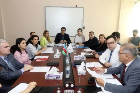 Əmək bazarı üzrə işçi qrupunun növbəti iclası keçirildi - FOTO