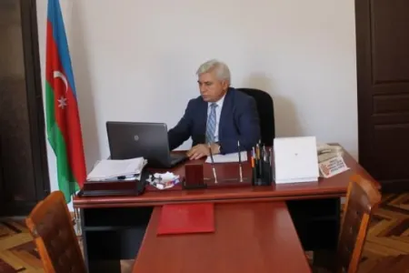 Bakıda kollec direktorunun Çexiyada şirkətləri üzə çıxdı - FOTOLAR