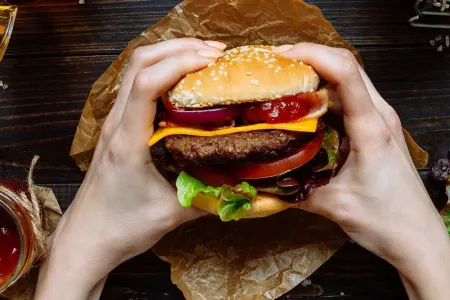 Xırdalan və Gəncə məktəblərində "Fast food”un zərərlərindən danışılıb