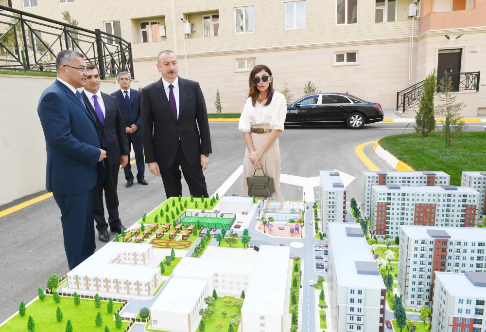 İlham Əliyev və Mehriban Əliyeva - “Qobu Park-2” yaşayış kompleksinin AÇILIŞINDA - FOTOLAR - YENİLƏNİB