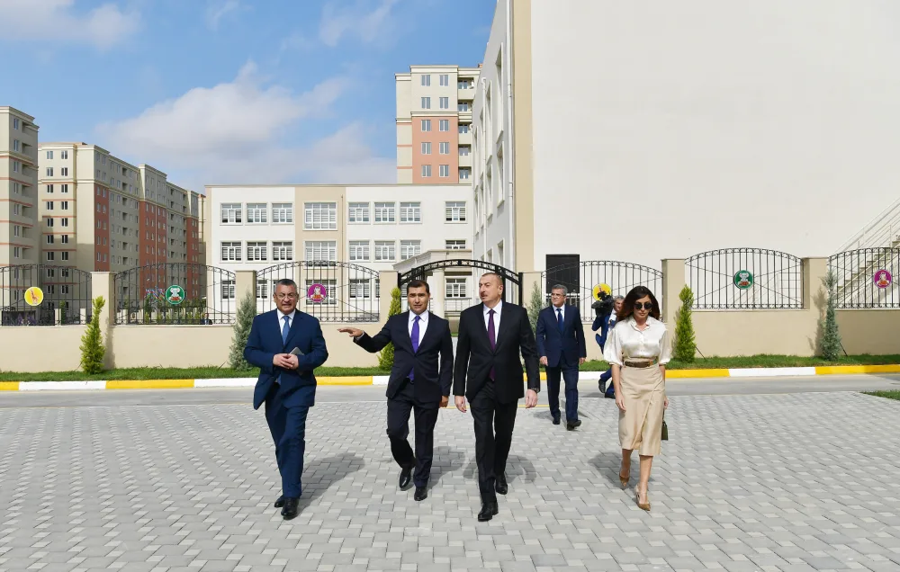 İlham Əliyev və Mehriban Əliyeva - “Qobu Park-2” yaşayış kompleksinin AÇILIŞINDA - FOTOLAR - YENİLƏNİB