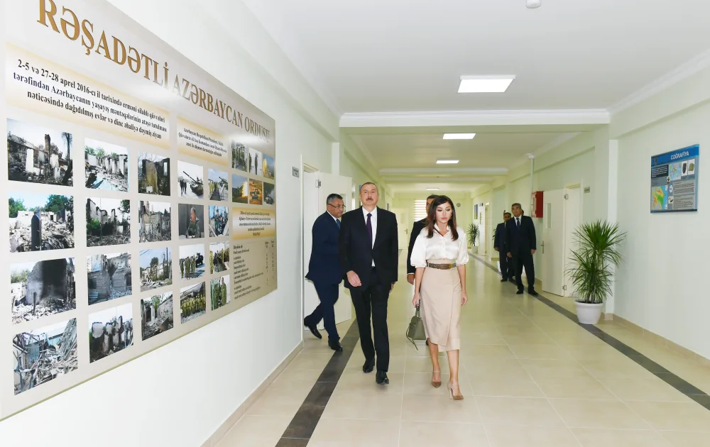 İlham Əliyev və Mehriban Əliyeva - “Qobu Park-2” yaşayış kompleksinin AÇILIŞINDA - FOTOLAR - YENİLƏNİB