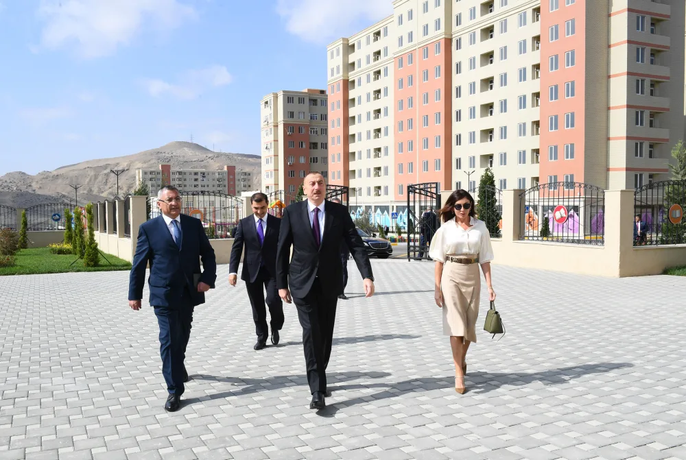İlham Əliyev və Mehriban Əliyeva - “Qobu Park-2” yaşayış kompleksinin AÇILIŞINDA - FOTOLAR - YENİLƏNİB