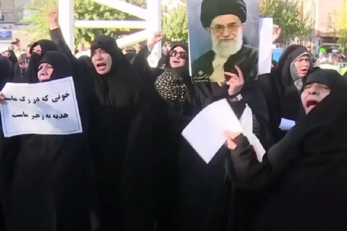 İranda futbola qarşı etiraz: - "Müsəlman qadının şərəfinə hörmət edilməyəcək" - VİDEO