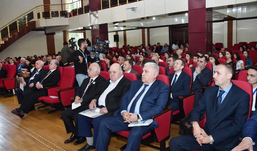 BDU-da Respublika elmi konfransı keçirildi