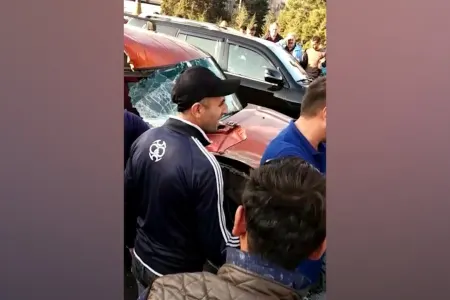 Qara Qarayevdə qadının idarə etdiyi maşın bu vəziyyətə DÜŞDÜ - QƏZA - FOTO - VİDEO
