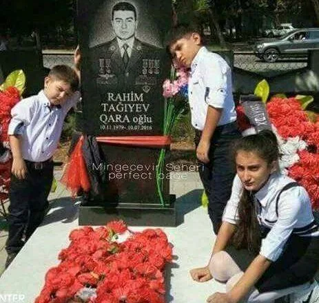 Müdafiə Nazirliyi şəhid olan iki hərbçinin ailəsinə - EV VERDİ - FOTO