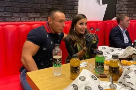 Leyla Əliyeva burger yeməyə gedib - -FOTO