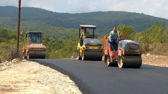 Şabranda 25 kilometr yol - YENİDƏN QURULUR - FOTO