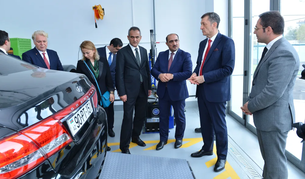 Türkiyə təhsil naziri Peşə Təhsil Mərkəzində - FOTO