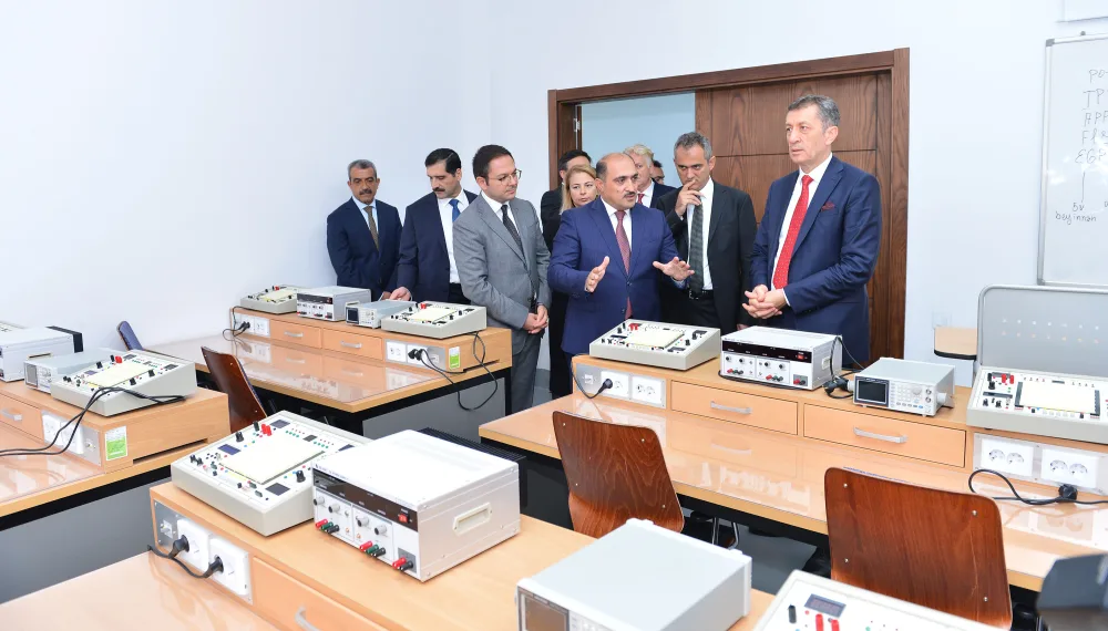 Türkiyə təhsil naziri Peşə Təhsil Mərkəzində - FOTO