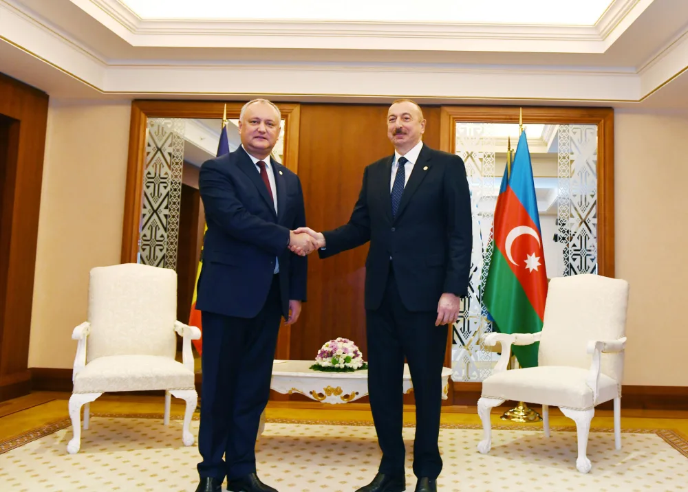 Prezident İlham Əliyev Moldova Prezidenti İqor Dodon ilə - GÖRÜŞDÜ - FOTO