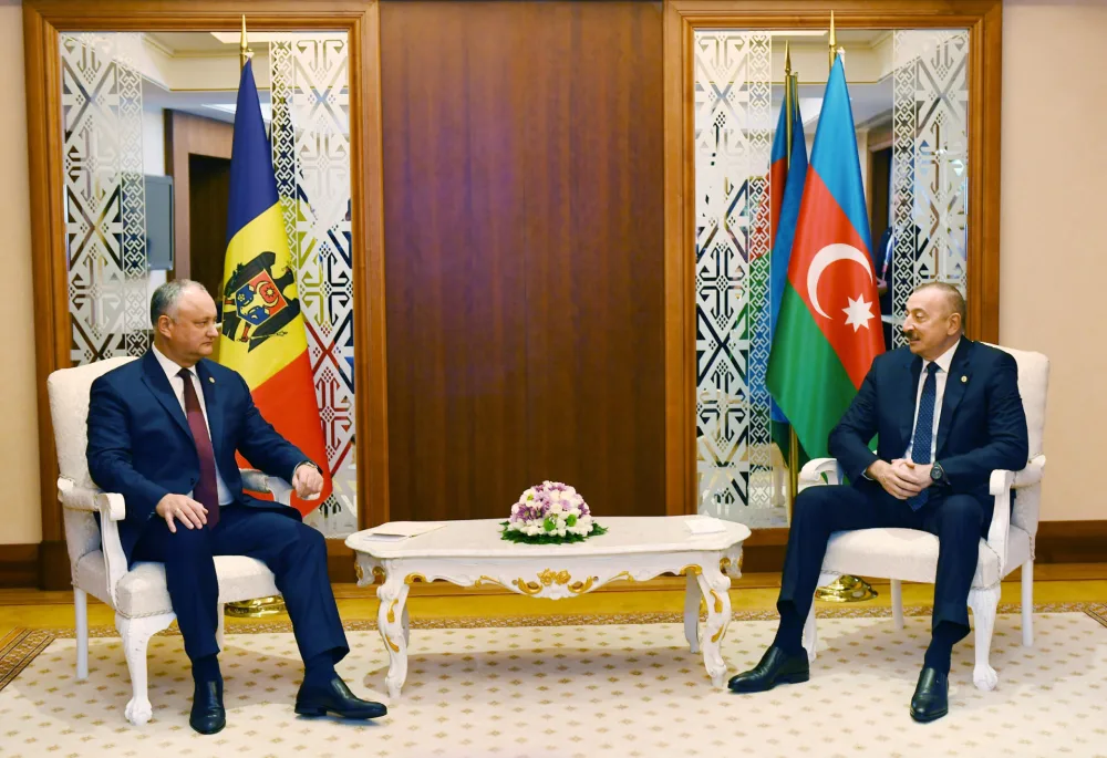 Prezident İlham Əliyev Moldova Prezidenti İqor Dodon ilə - GÖRÜŞDÜ - FOTO