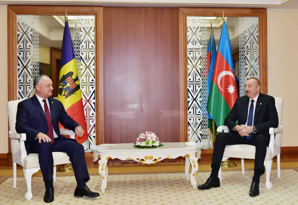 Prezident İlham Əliyev Moldova Prezidenti İqor Dodon ilə - GÖRÜŞDÜ - FOTO