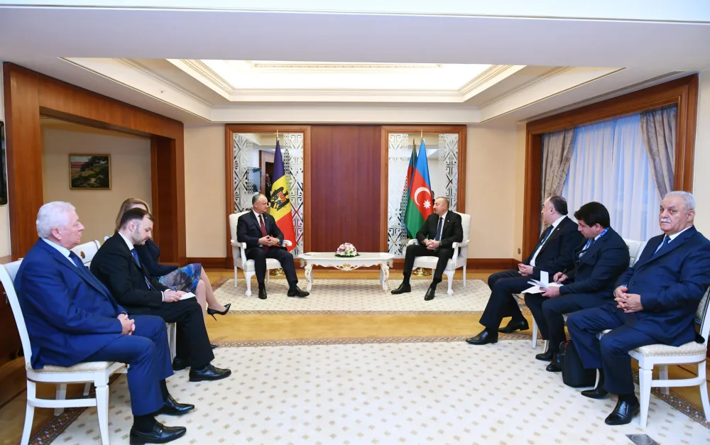 Prezident İlham Əliyev Moldova Prezidenti İqor Dodon ilə - GÖRÜŞDÜ - FOTO