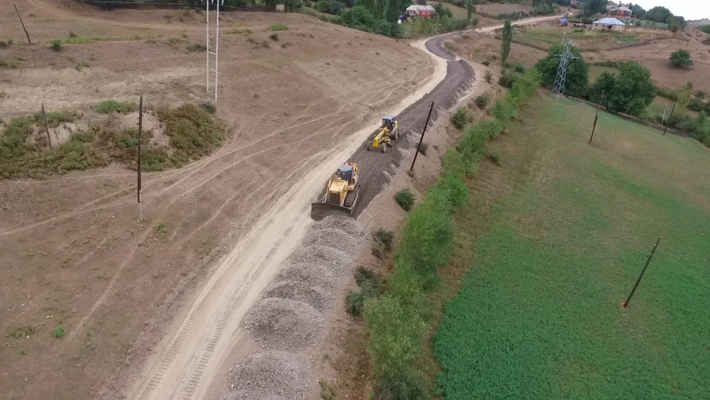 Qusarda 14 yaşayış məntəqəsini əhatə edən yol - YENİDƏN QURULUR - FOTOLAR