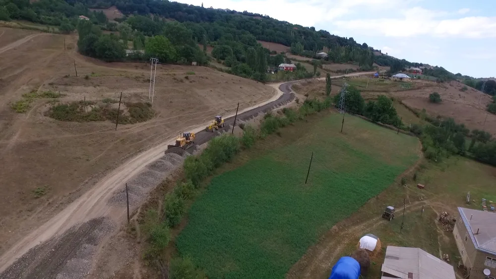 Qusarda 14 yaşayış məntəqəsini əhatə edən yol - YENİDƏN QURULUR - FOTOLAR