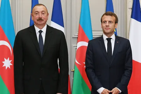Emmanuel Makron Azərbaycan Prezidentindən dəstək istəyib