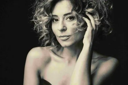 Tünzaləni hələ belə açıq-saçıq geyimdə görməmişdiniz- - FOTOLAR