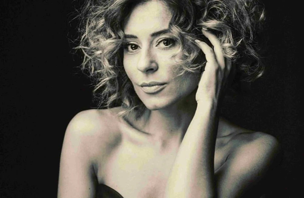 Tünzaləni hələ belə açıq-saçıq geyimdə görməmişdiniz- - FOTOLAR