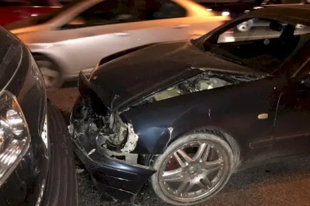"Mercedes", "Kia Rio" və "Naz Lifan" - zəncirvari qəza yaratdı