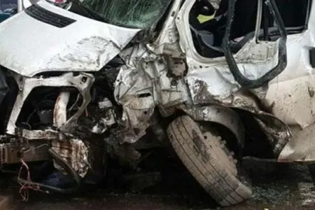 Ağstafada sərnişin daşıyan mikroavtobus aşdı - 9 yaralı