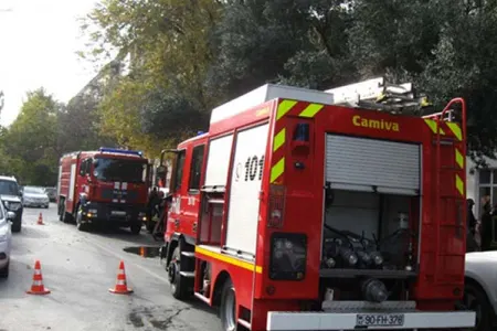 Bakıda təkər emalı sexində yanğın olub