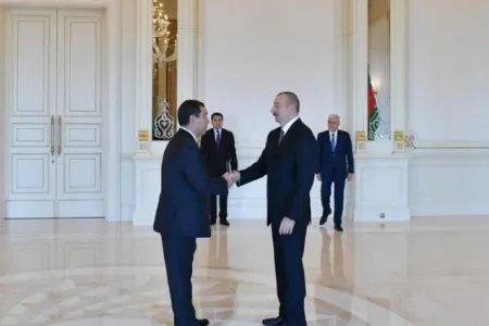 Prezident İlham Əliyev Qazaxıstanın yeni səfirinin etimadnaməsini qəbul edib - FOTOLAR