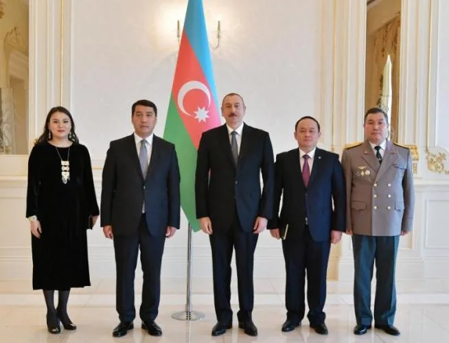 Prezident İlham Əliyev Qazaxıstanın yeni səfirinin etimadnaməsini qəbul edib - FOTOLAR