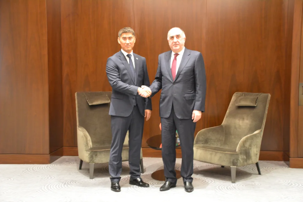 Elmar Məmmədyarov qırğızıstanlı həmkarı ilə görüşdü