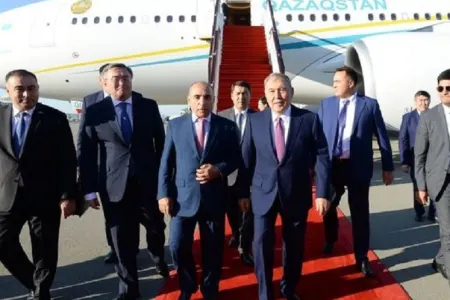 Nursultan Nazarbayev Azərbaycana gəldi - FOTO