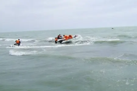 Xəzərdə itkin düşən balıqçının axtarışları davam etdirilir - FHN-dən açıqlama
